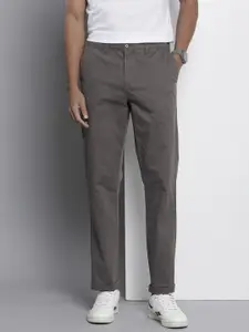 Tommy Hilfiger Men Solid Custom Fit Chinos Trousers