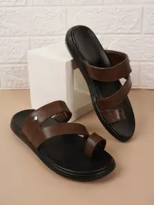 SAPATOS Men Textured One Toe Comfort Sandals