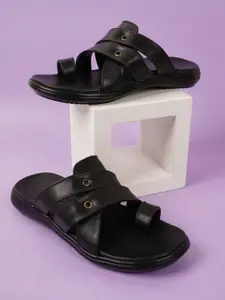 SAPATOS Men Textured Comfort Sandals