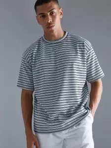 boohooMAN Striped Drop-Shoulder Sleeves Oversized Longline T-shirt