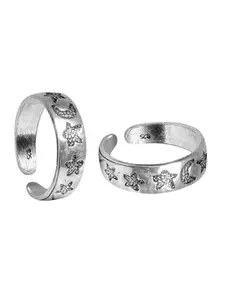 Abhooshan Set Of 2 92.5 Sterling Silver Set of 2 Engraved Oxidized Adjustable Toe Rings