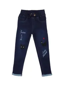A-Okay Girls Mid-Rise Jogger Fit Light Fade Clean Look Embroidered Jeans