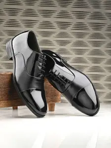 House of Pataudi Men Textured Formal Oxfords