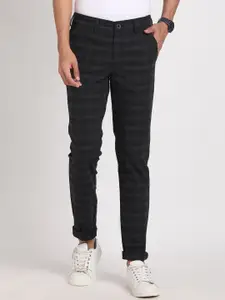 Turtle Men Checked Relaxed Tapered Fit Mid-Rise Chinos Trousers