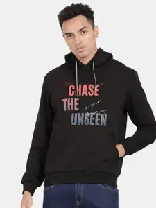 t-base Typography Printed Hooded Pullover Sweatshirt