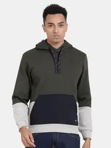 t-base Colourblocked Hooded Pullover Sweatshirt