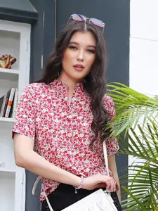 Sera Fuchsia Floral Printed Mandarin Collar Regular Top