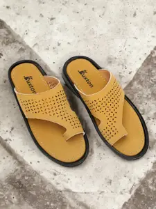 Buxton Men Textured One Toe Comfort Sandals