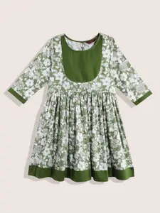 Sangria Girls Floral Printed Pure Cotton Pleated Detail Fit & Flare Dress
