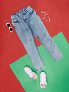 Pantaloons Junior Girls Clean Look Heavy Fade Cotton Cropped Jeans