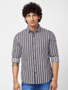 SPYKAR Men Slim Fit Striped Cotton Casual Shirt