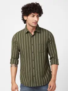 SPYKAR Slim Fit Opaque Vertical Stripes Cotton Casual Shirt