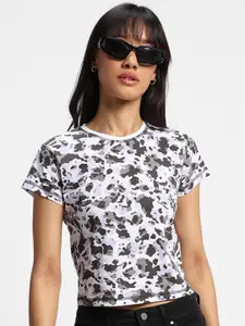 Bewakoof Plus Abstract Printed Pure Cotton Fitted Top