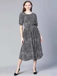Oxolloxo Animal Printed Raglan Sleeve Smocked Fit & Flare Midi Dress