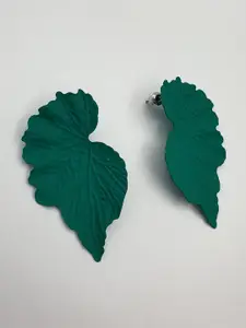 ISHKAARA Leaf Shaped Studs Earrings