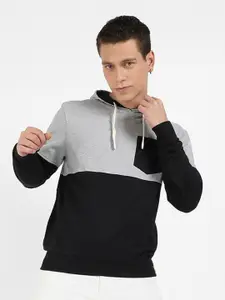 Campus Sutra Colourblocked Hooded Cotton Pullover Sweatshirt