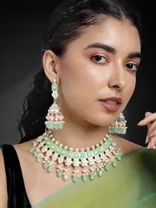 Peora Gold-Plated Kundan-Studded Choker Necklace Jewellery Set