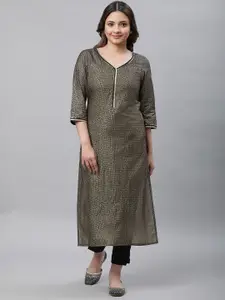 AURELIA Geometric Print V-Neck Three-Quarter Sleeve Gotta Patti Cotton Kurta