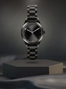 Fastrack Women Round Dial Water Resistance Analogue Watch 6268NM01