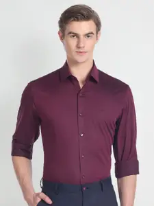 Arrow Slim Fit Horizontal Stripes Pure Cotton Formal Shirt