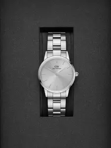 Daniel Wellington Women Iconic Link Unitone Dial Silver 28 mm Analogue Watch DW00100402