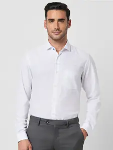 Peter England Slim Fit Spread Collar Formal Shirt