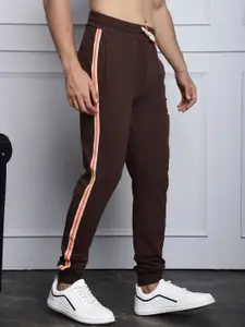 DOOR74 Men Mid-Rise with Side Tape Cotton Joggers