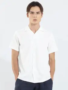 Snitch Men White Classic Boxy Fit Textured Self Design Casual Shirt