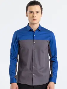 Snitch Grey Classic Slim Fit Colourblocked Pure Cotton Casual Shirt