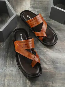 LEONCINO Men Textured One Toe Comfort Sandals