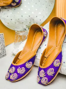 House of Pataudi Square Toe Ethnic Embellished Fabric Mojaris