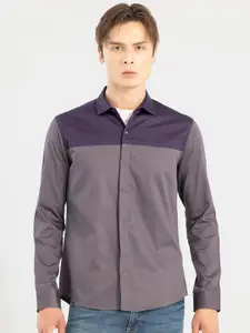 Snitch Classic Slim Fit Colourblocked Pure Cotton Casual Shirt