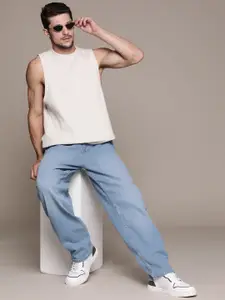 The Roadster Lifestyle Co. Men Loose Bootcut Low-Rise Light Fade Jeans