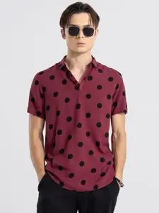 Snitch Red Polka Dot Printed Polo Collar T-shirt
