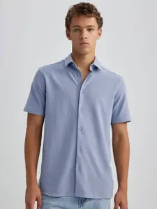 DeFacto Self Design Spread Collar Casual Shirt