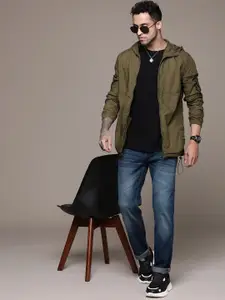 The Roadster Lifestyle Co. Men Slim Fit Light Fade Stretchable Jeans