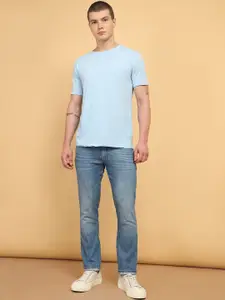 Wrangler Men Skanders Slim Fit Low-Rise Light Fade Stretchable Jeans