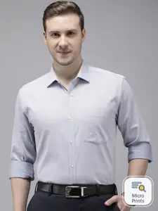 Park Avenue Pure Cotton Self Design Slim Fit Textured Formal Shirt