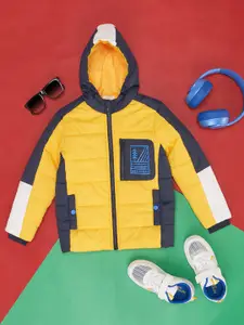 Pantaloons Junior Boys Colourblocked Hooded Puffer Jacket with Patchwork