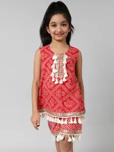 Aks Kids Girls  Printed Top With Shorts With Lace Details