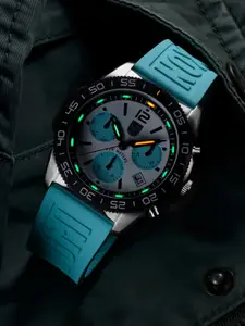 Luminox Men Round Dial Bracelet Style Straps Analogue Watch XS.3143.1