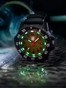 Luminox Men Round Dial Water Resistance Analogue Watch XS.3813.L