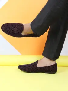 FAUSTO Men Floral Embroidered Velvet Ethnic Mojaris