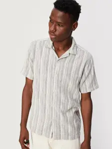 max Vertical Stripes Cuban Collar Cotton Casual Shirt