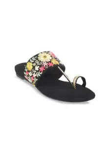 Mochi Embroidered Ethnic One Toe Flat