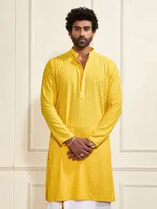 VASTRAMAY Mandarin Collar Embellished Kurta