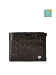 Eske Men Textured Leather RFID Water Resistant Two Fold Wallet