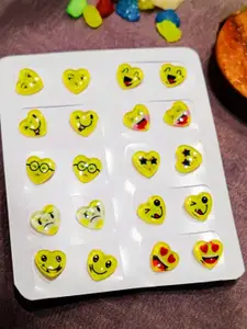 FEMMIBELLA Set Of 10 Heart Shaped Emoji Stud Earrings