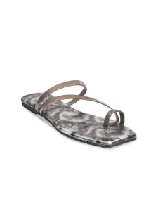 Metro Printed Strappy One Toe Flats