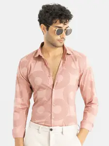 Snitch Pink Slim Fit Geometric Printed Casual Shirt